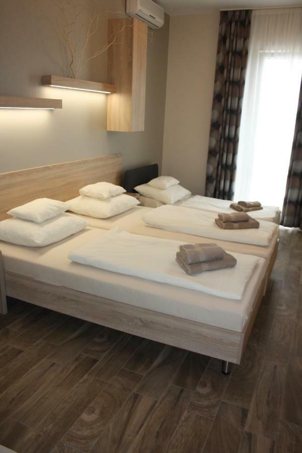 Polus Pension โชพรอน ภายนอก รูปภาพ